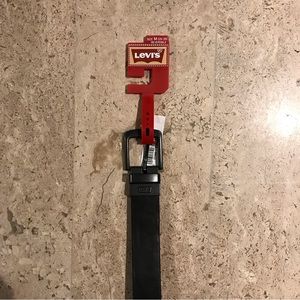 BRAND NEW Levi’s Boys Reversible Black and Brown Belt size Medium 26-28
